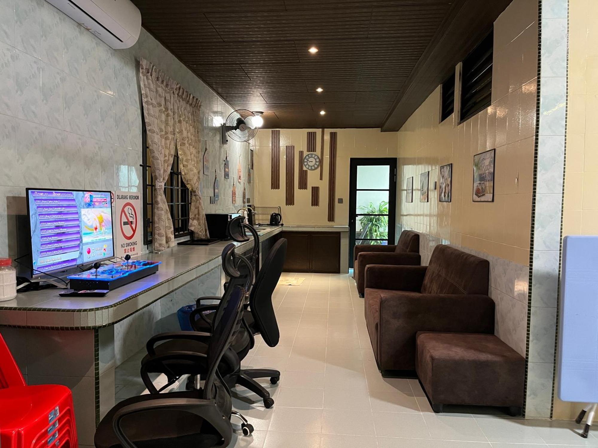 Klebang 25pax 6bedroom Indoor Pool Full Airconditioned Near Town