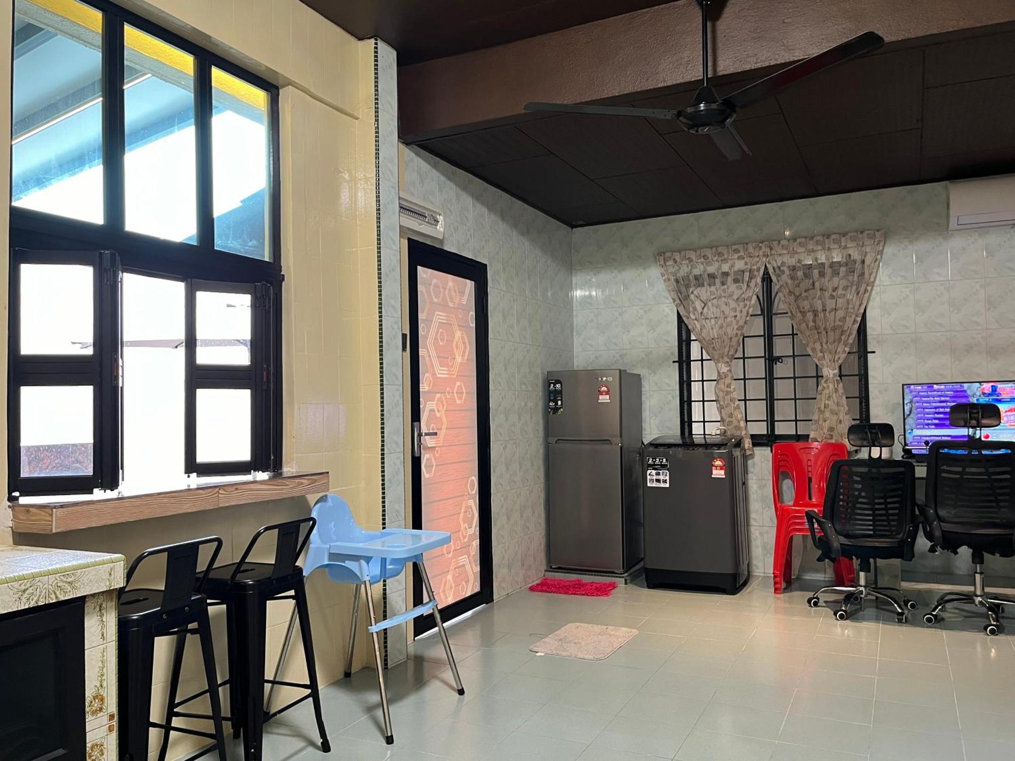 Villa Klebang 25pax 6bedroom Indoor Pool Full Airconditioned Near Town *