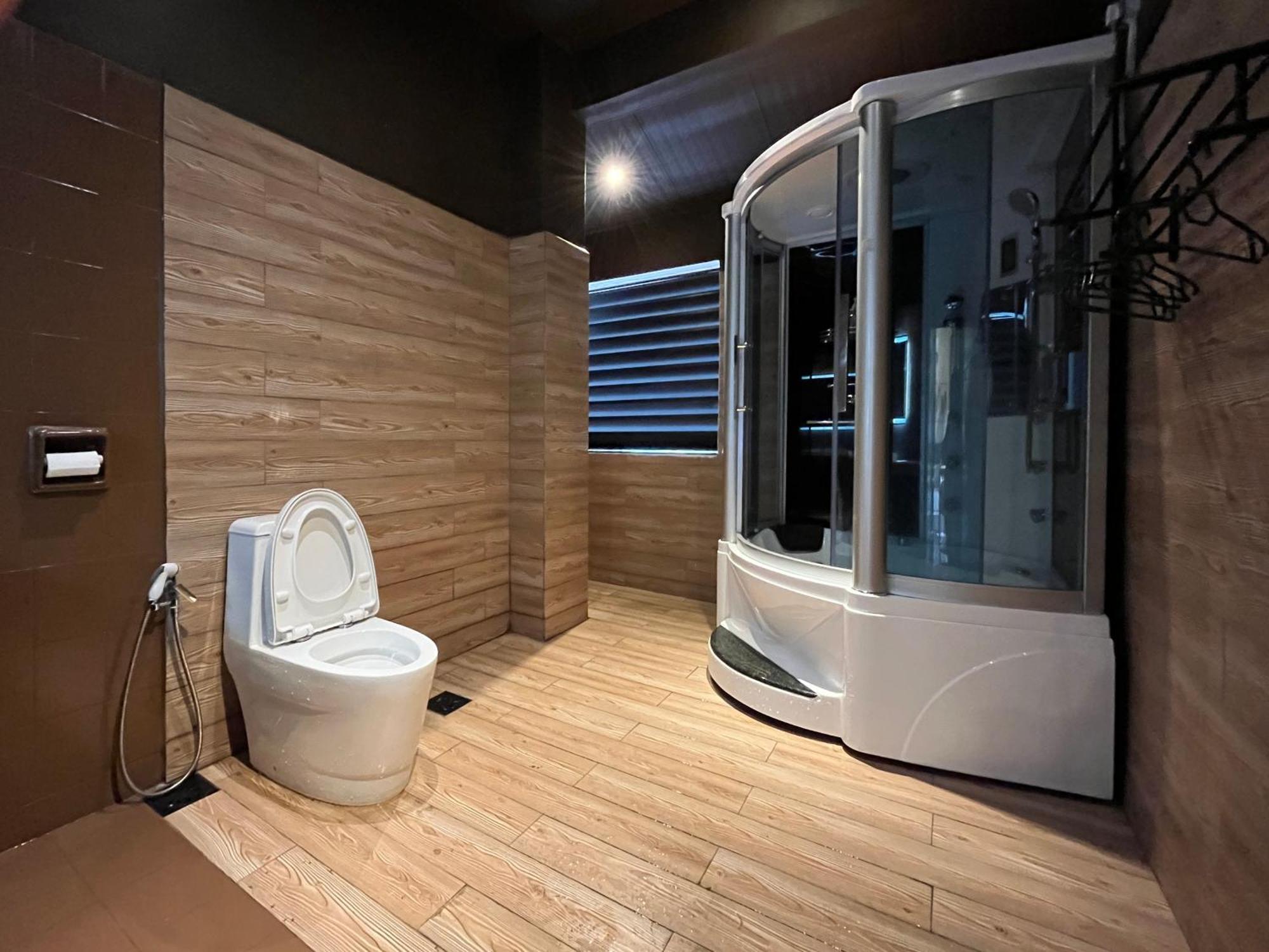 Klebang 25pax 6bedroom Indoor Pool Full Airconditioned Near Town *
