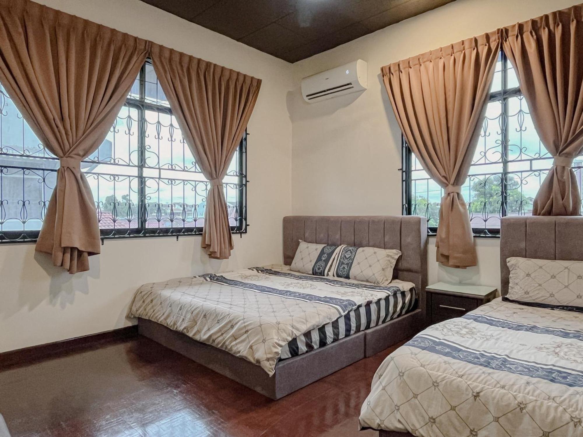 Klebang 25pax 6bedroom Indoor Pool Full Airconditioned Near Town Villa *